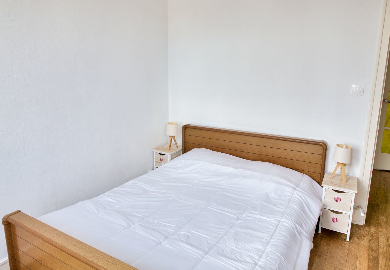 House in Le Guilvinec - 600m from the beach, house for 6 with terrace