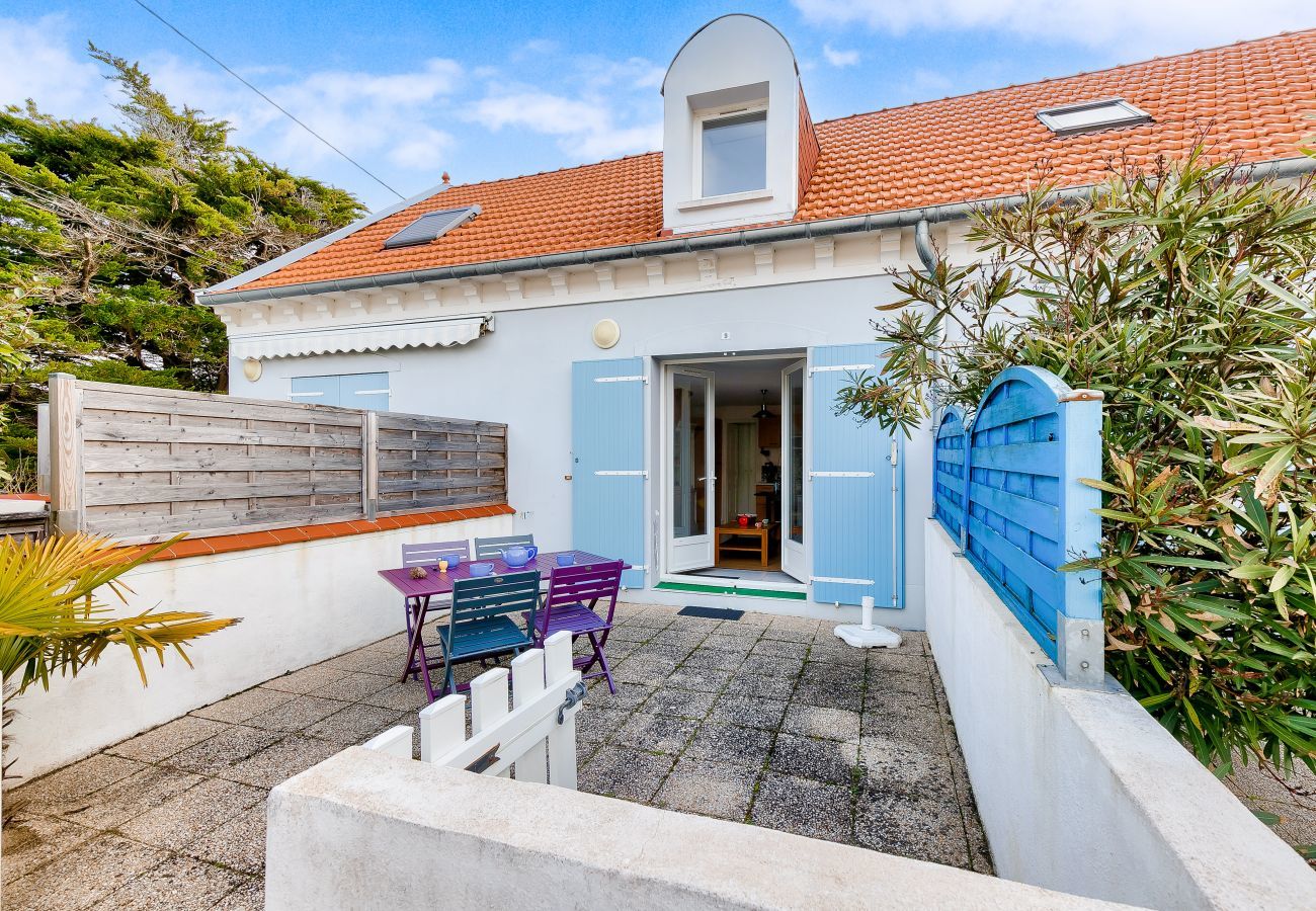 House in Notre-Dame-de-Monts - At two steps from the beach, nice house for 4 