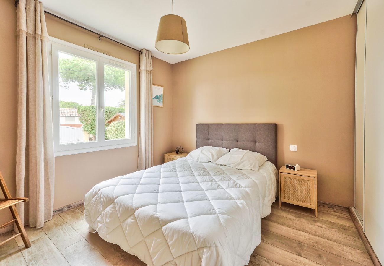 House in Saint-Hilaire-de-Riez - 600m from the beach- Large house with garden for 8