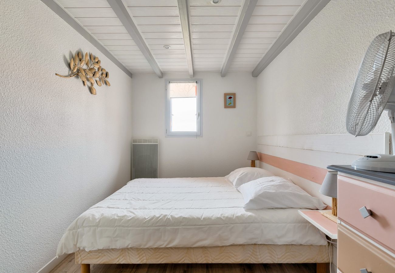 Apartment in Saint-Hilaire-de-Riez - Facing the sea- Flat for 4 on the corniche