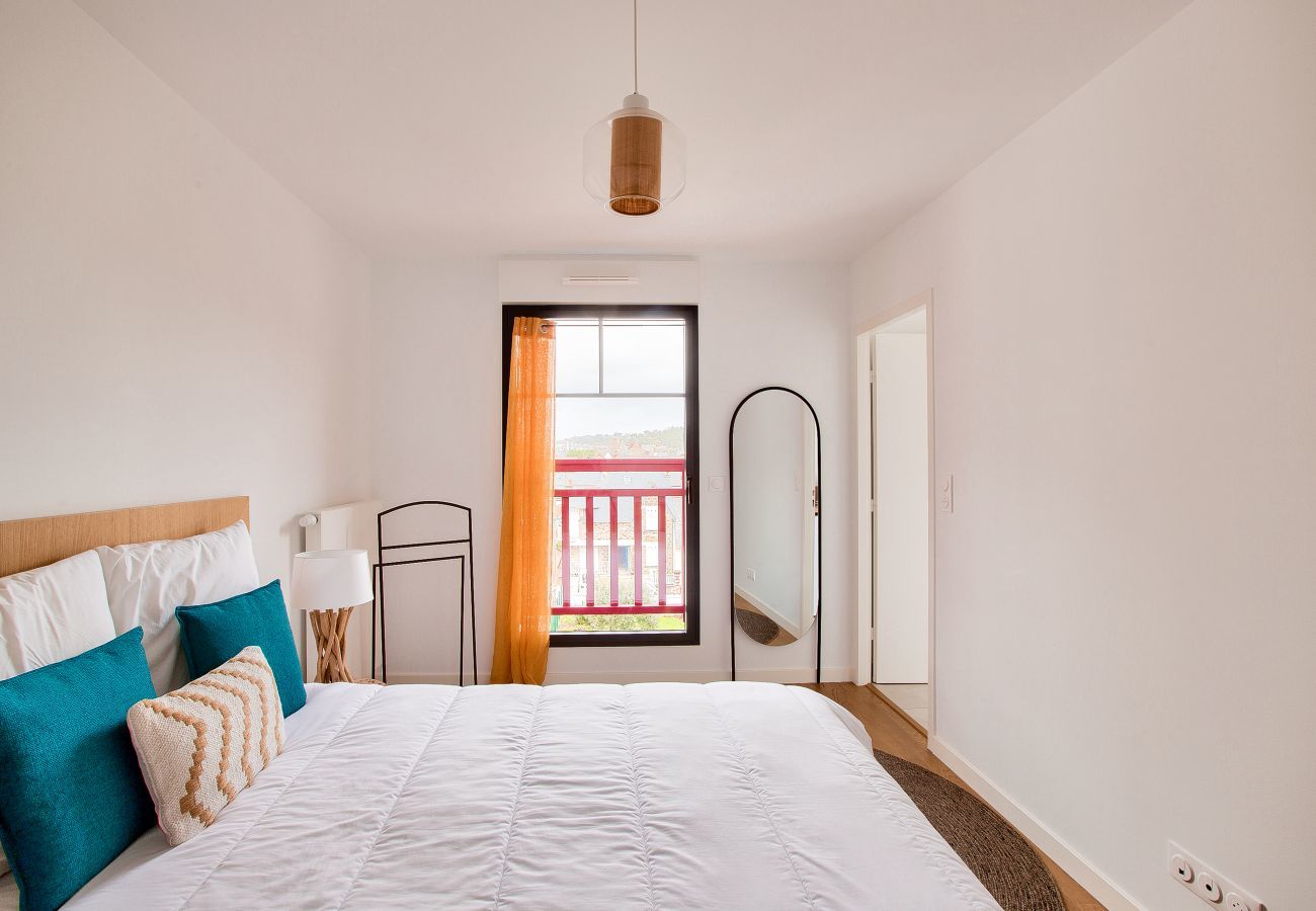 Apartment in Pléneuf-Val-André - Escape for 2 by the sea, 50m from the beach