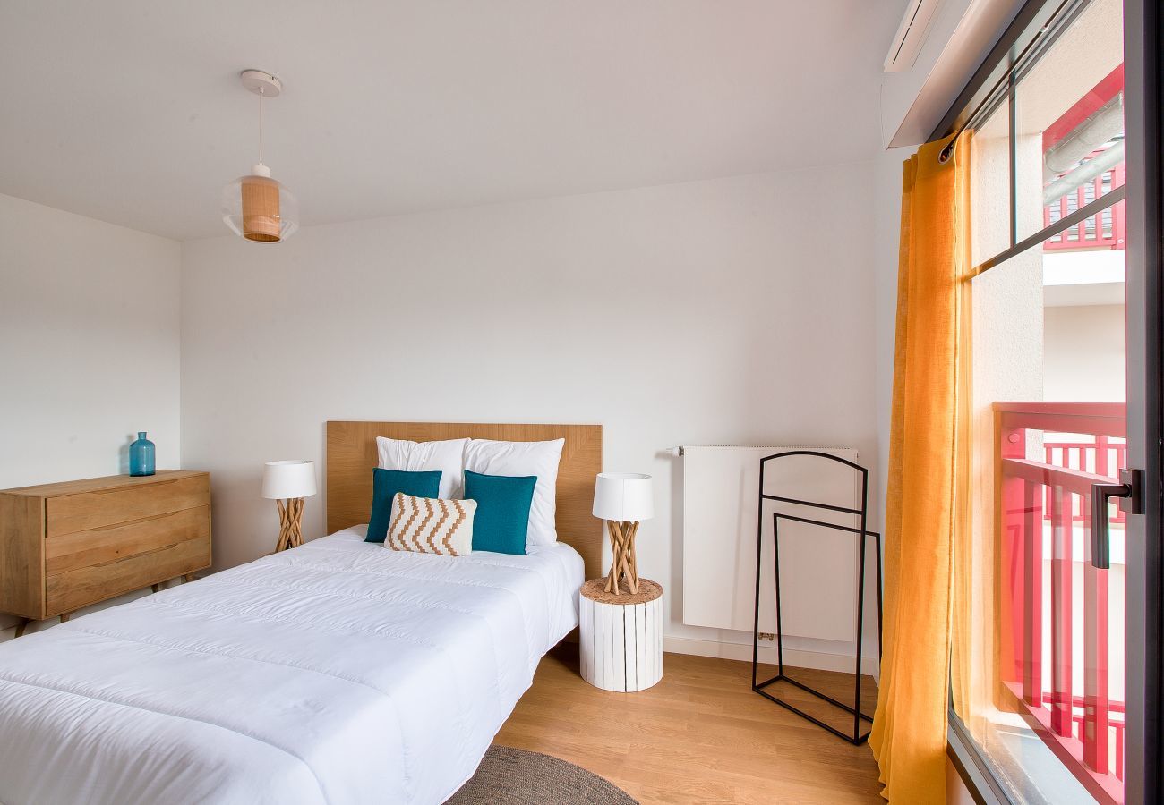Apartment in Pléneuf-Val-André - Escape for 2 by the sea, 50m from the beach