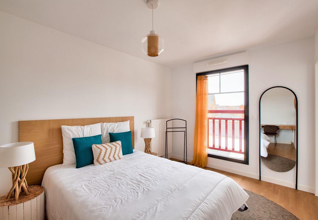 Apartment in Pléneuf-Val-André - Escape for 2 by the sea, 50m from the beach