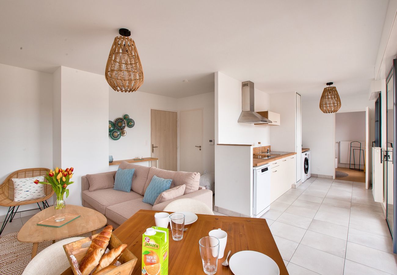 Apartment in Pléneuf-Val-André - Escape for 2 by the sea, 50m from the beach