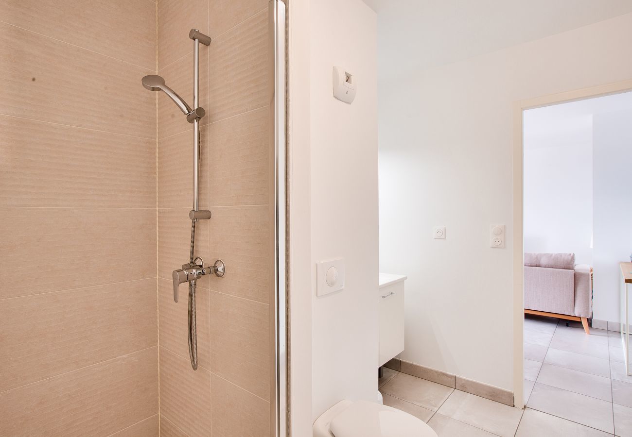 Apartment in Pléneuf-Val-André - Escape for 2 by the sea, 50m from the beach