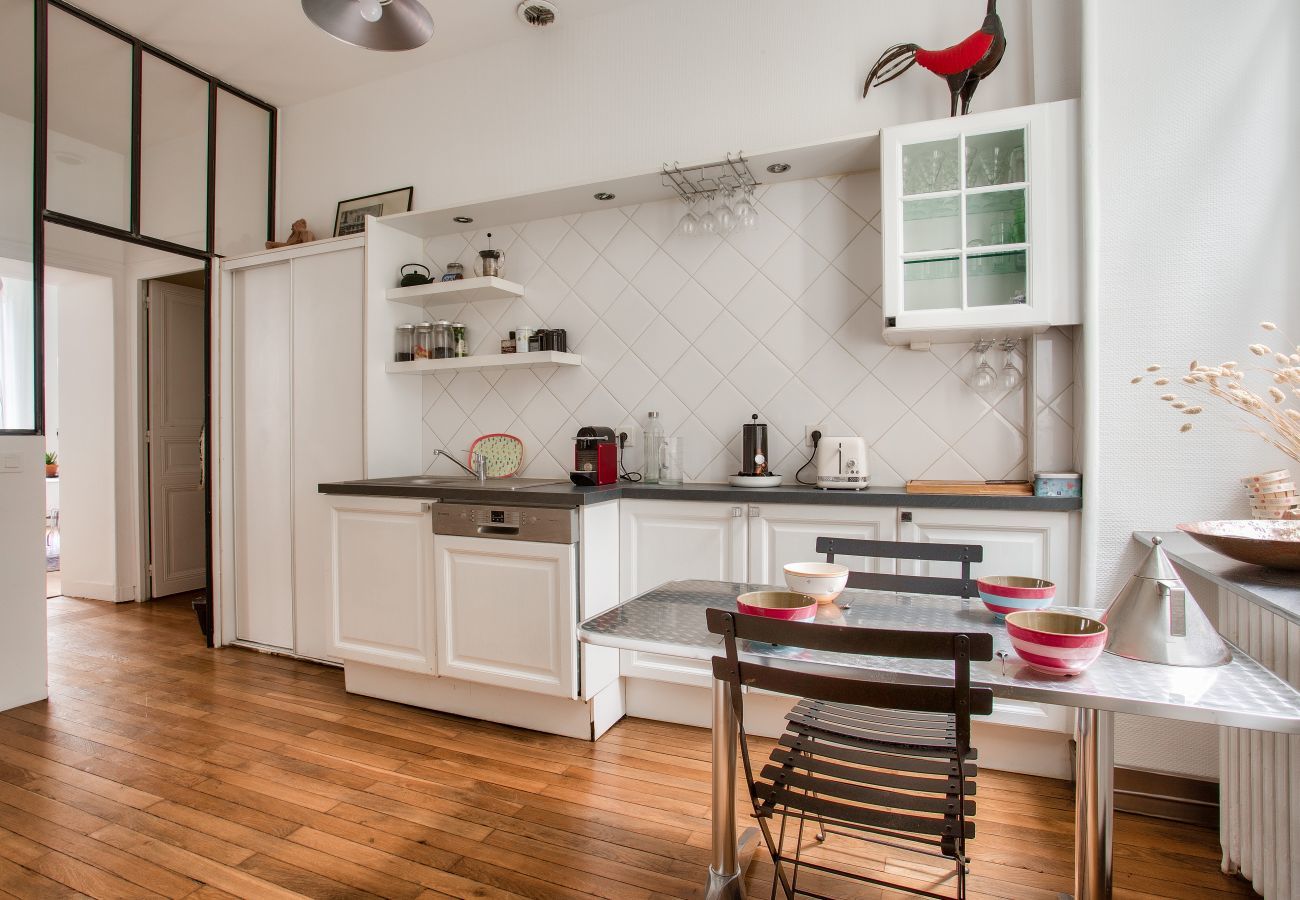 Apartment in Nantes - Escape to Nantes for 4 people