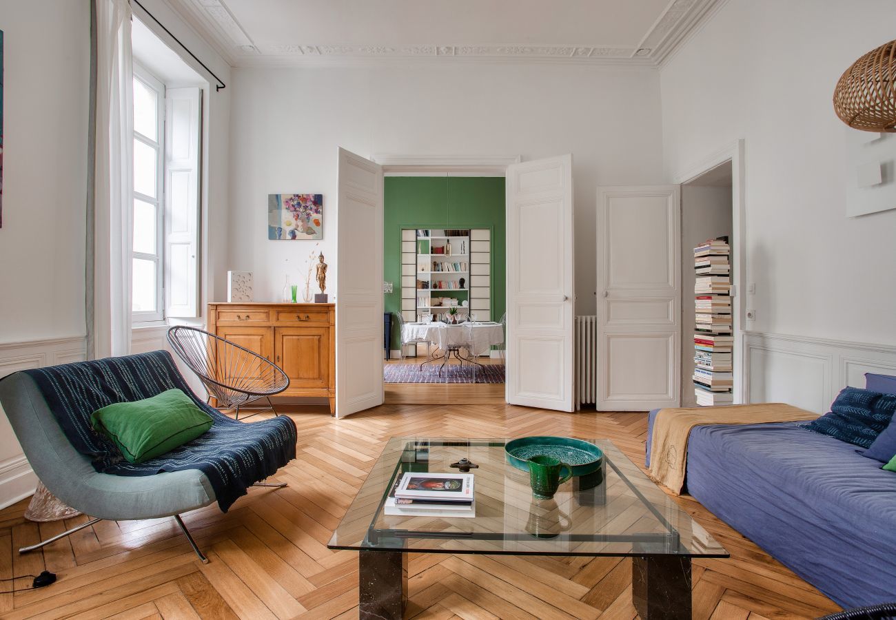 Apartment in Nantes - Escape to Nantes for 4 people