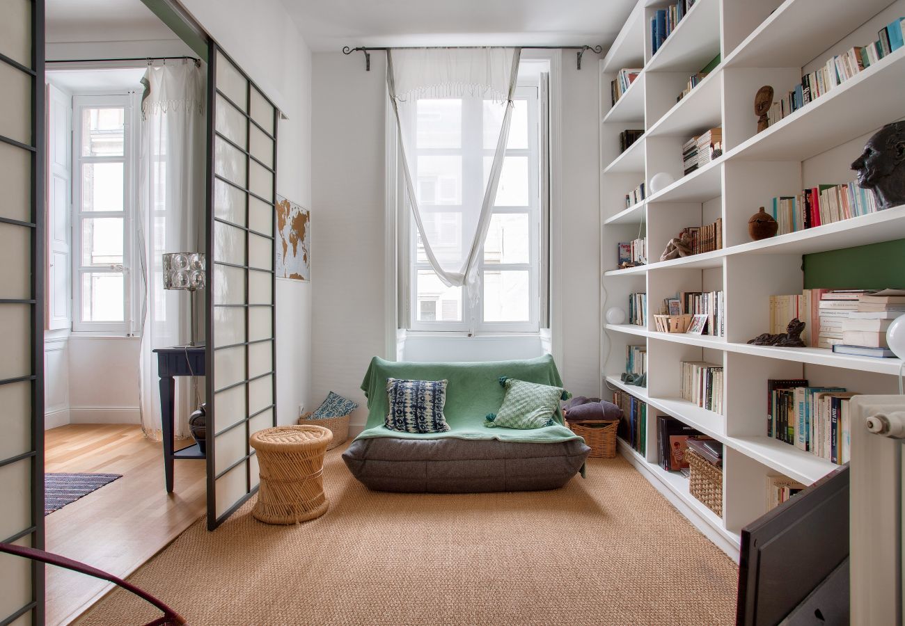 Apartment in Nantes - Escape to Nantes for 4 people