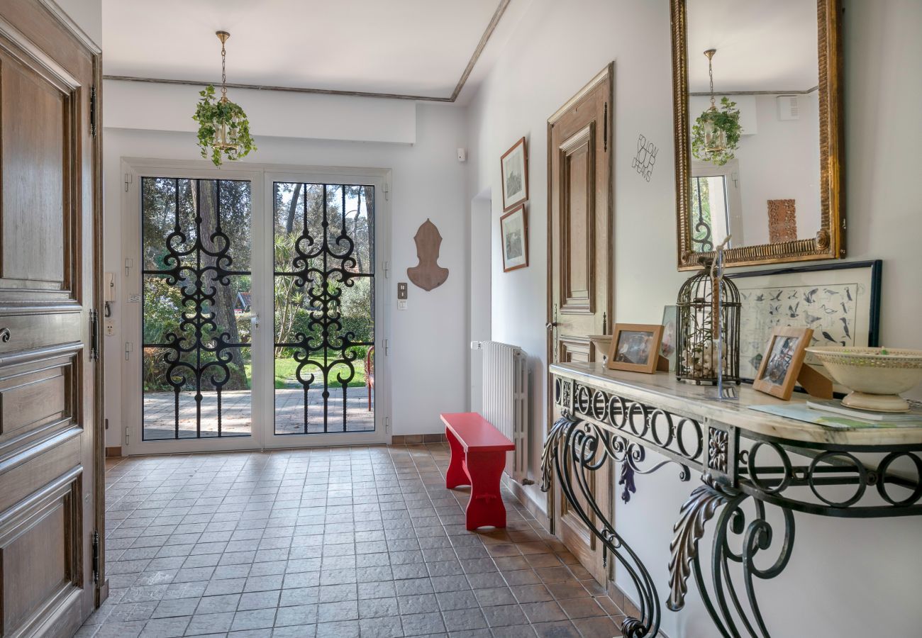 House in Saint-Brevin-les-Pins - Villa with jacuzzi - 15 pers. 350m from the beach 
