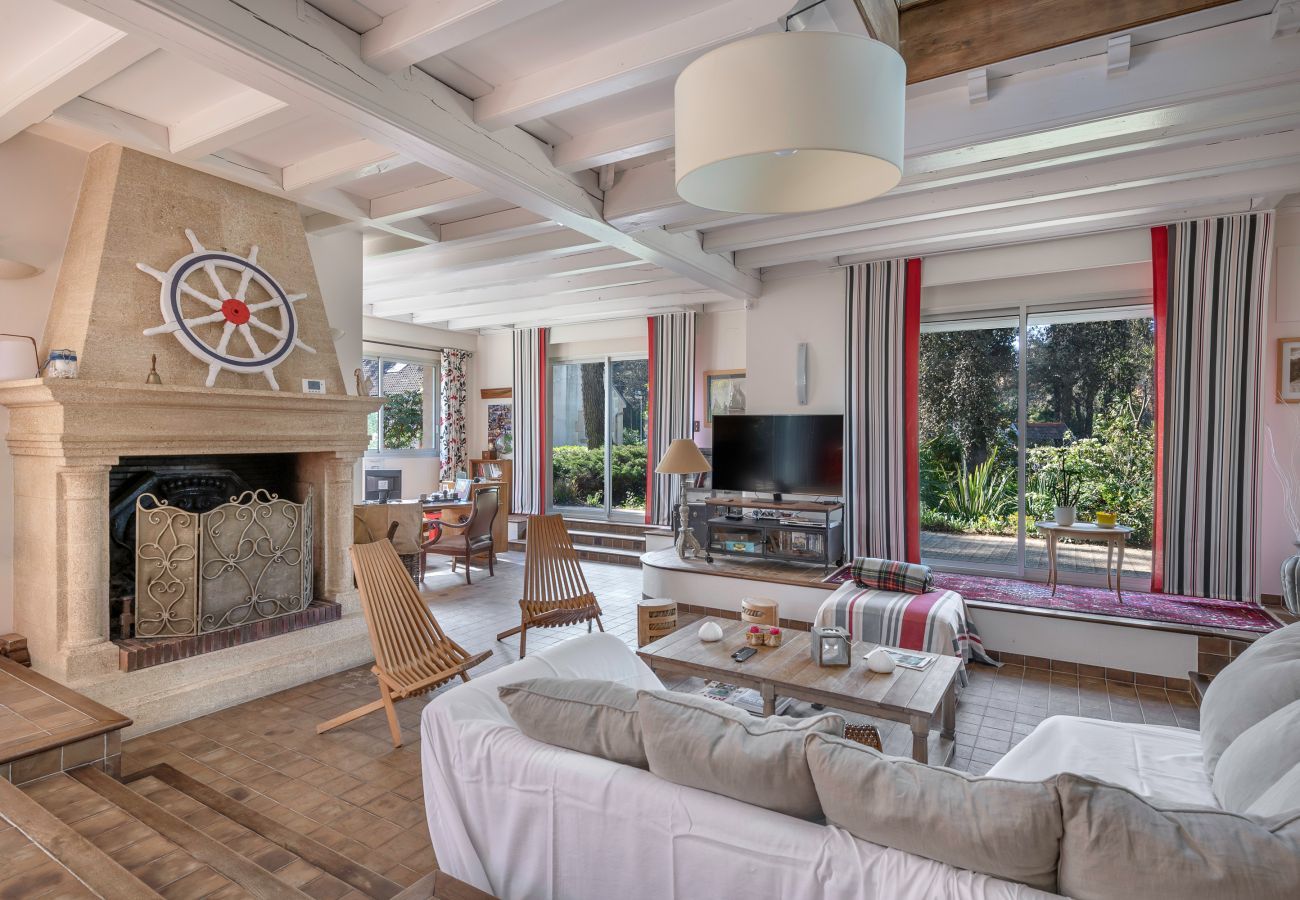 House in Saint-Brevin-les-Pins - Villa with jacuzzi - 15 pers. 350m from the beach 