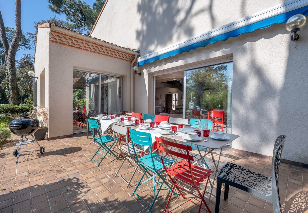 House in Saint-Brevin-les-Pins - Villa with jacuzzi - 15 pers. 350m from the beach 