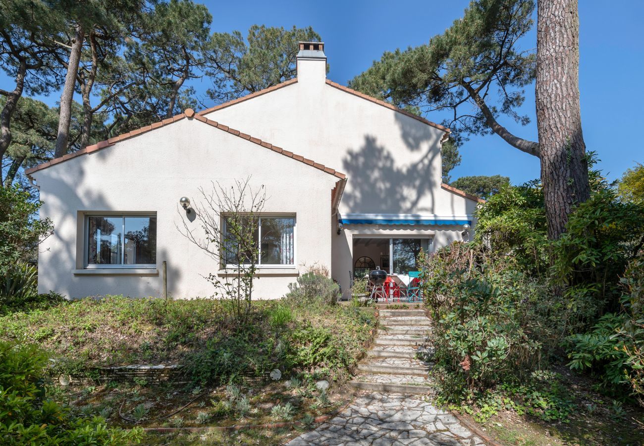 House in Saint-Brevin-les-Pins - Villa with jacuzzi - 15 pers. 350m from the beach 