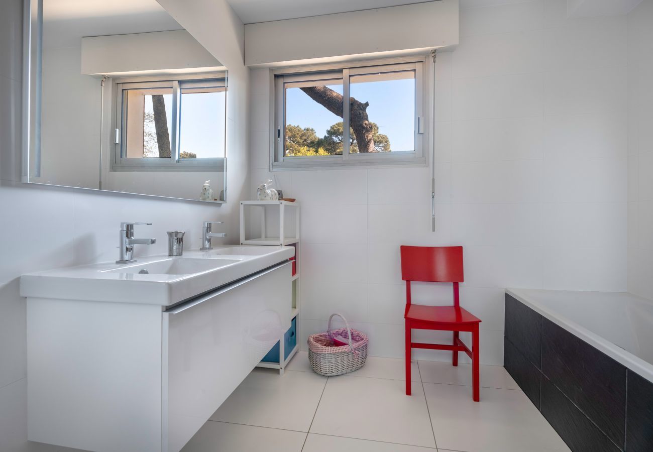 House in Saint-Brevin-les-Pins - Villa with jacuzzi - 15 pers. 350m from the beach 