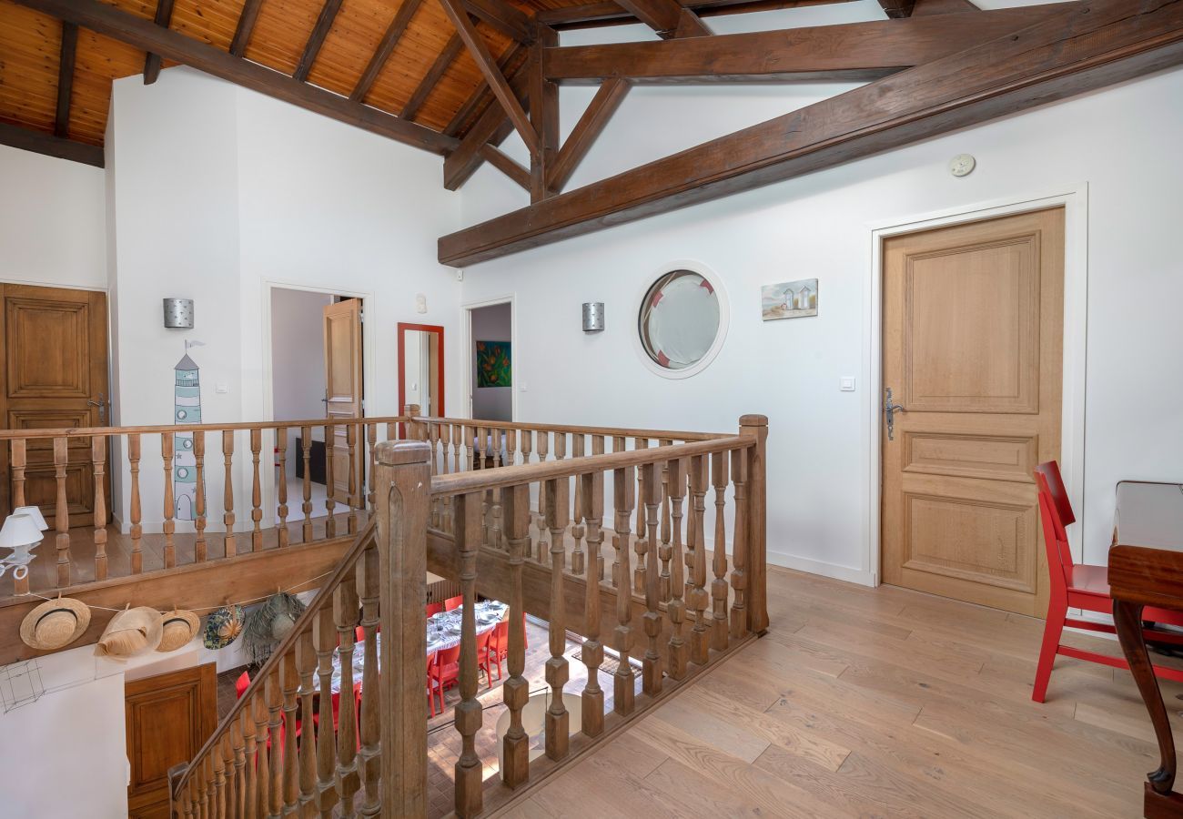 House in Saint-Brevin-les-Pins - Villa with jacuzzi - 15 pers. 350m from the beach 