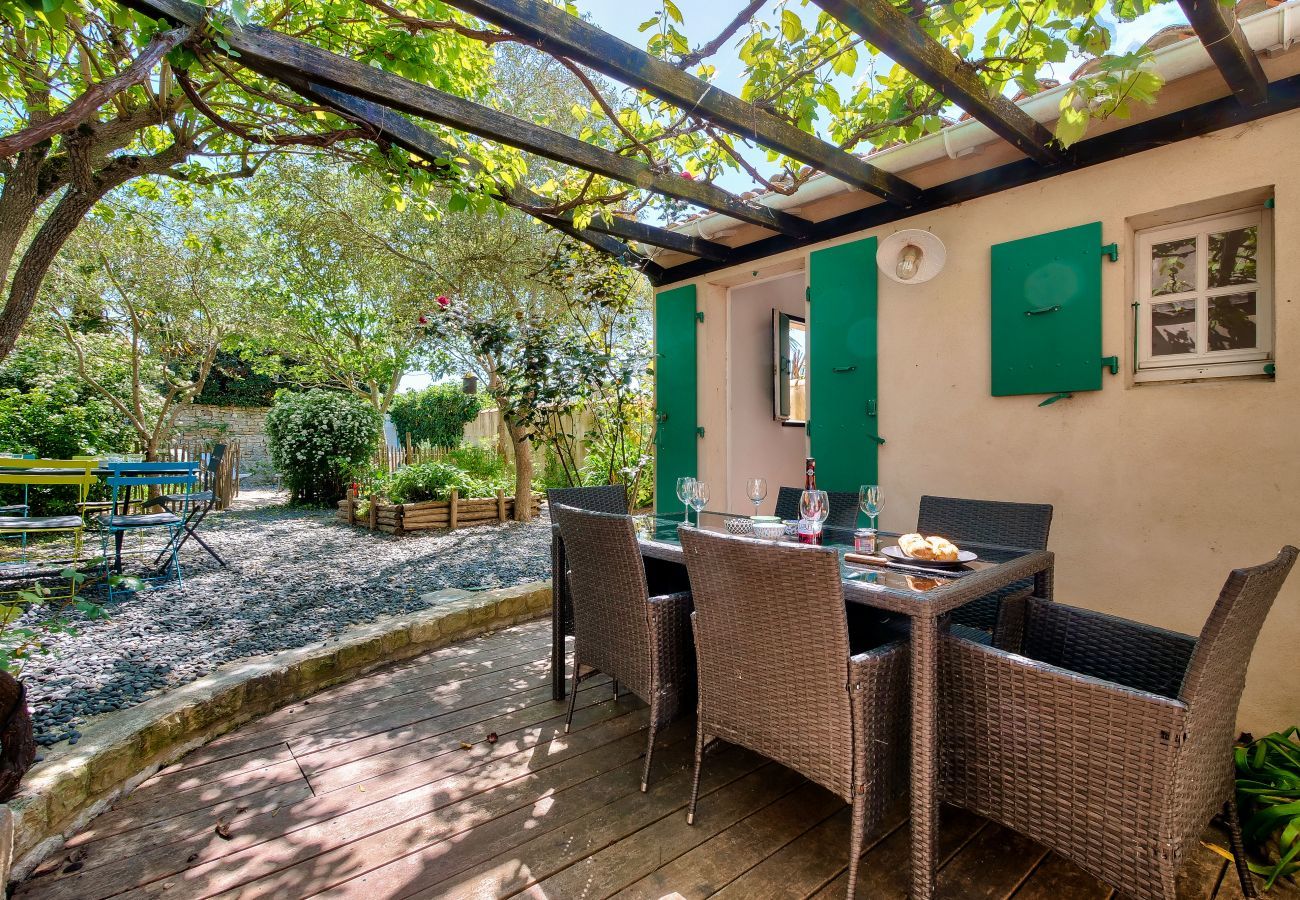 House in Le Bois-Plage-en-Ré - Nice house with shady garden for 11