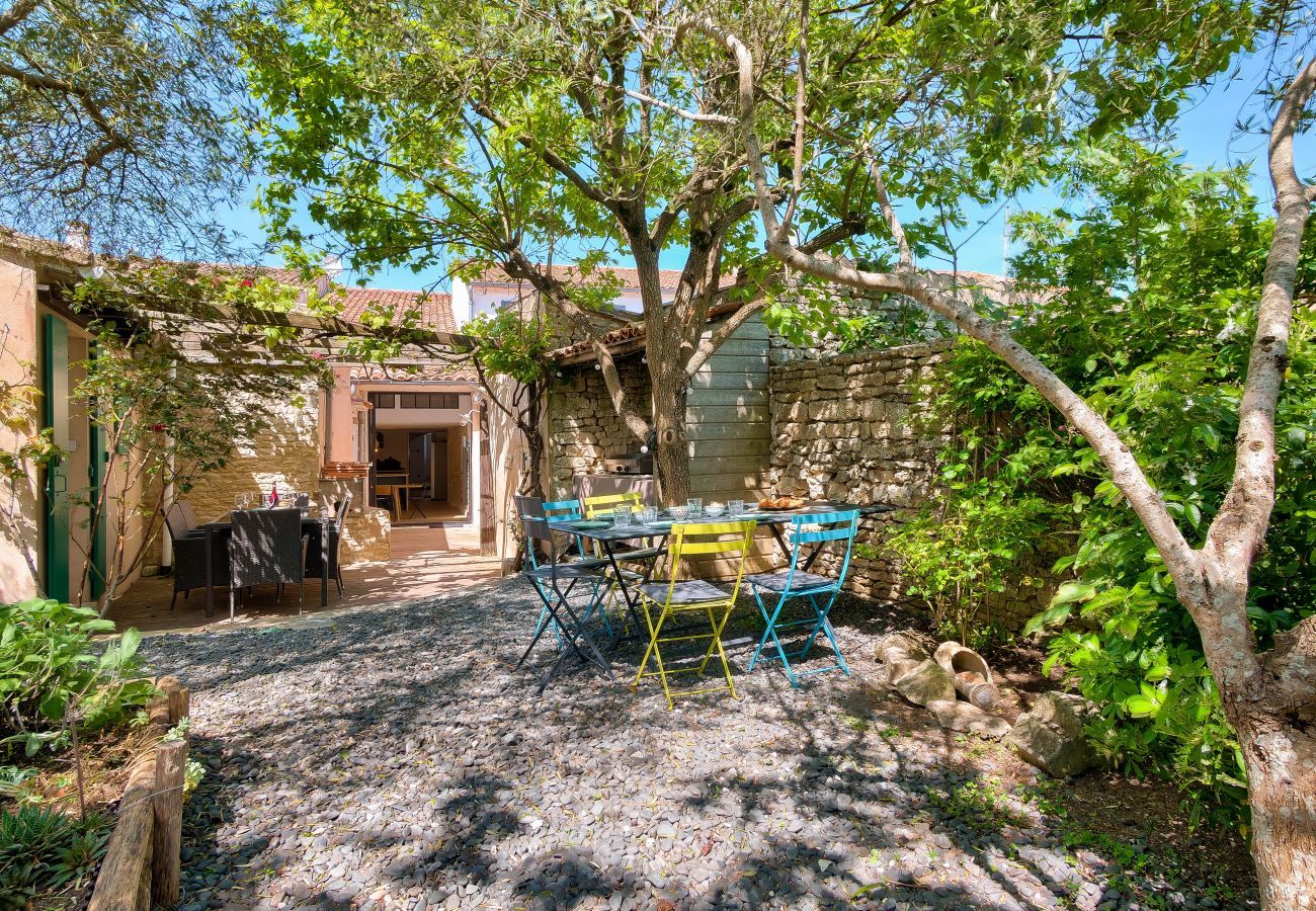 House in Le Bois-Plage-en-Ré - Nice house with shady garden for 11