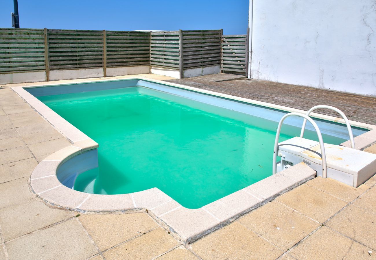 House in Penmarch - House for 8, sea view and swimming pool, Penmarch