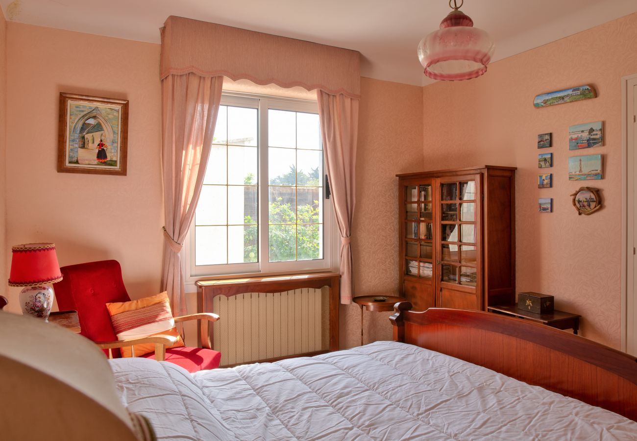 House in Plomeur - House with swimming pool for 5 persons