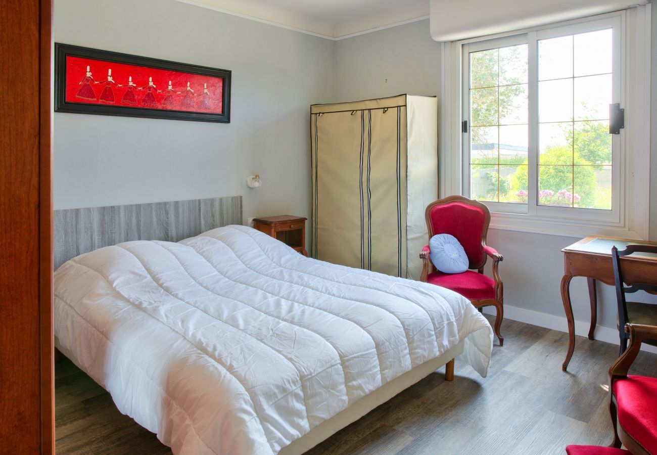 House in Plomeur - House with swimming pool for 5 persons