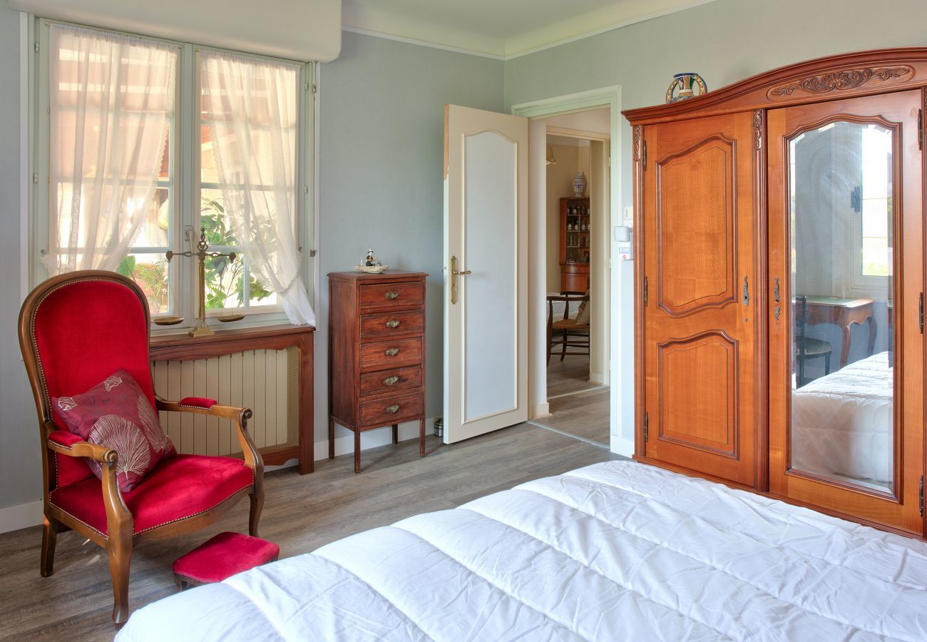 House in Plomeur - House with swimming pool for 5 persons