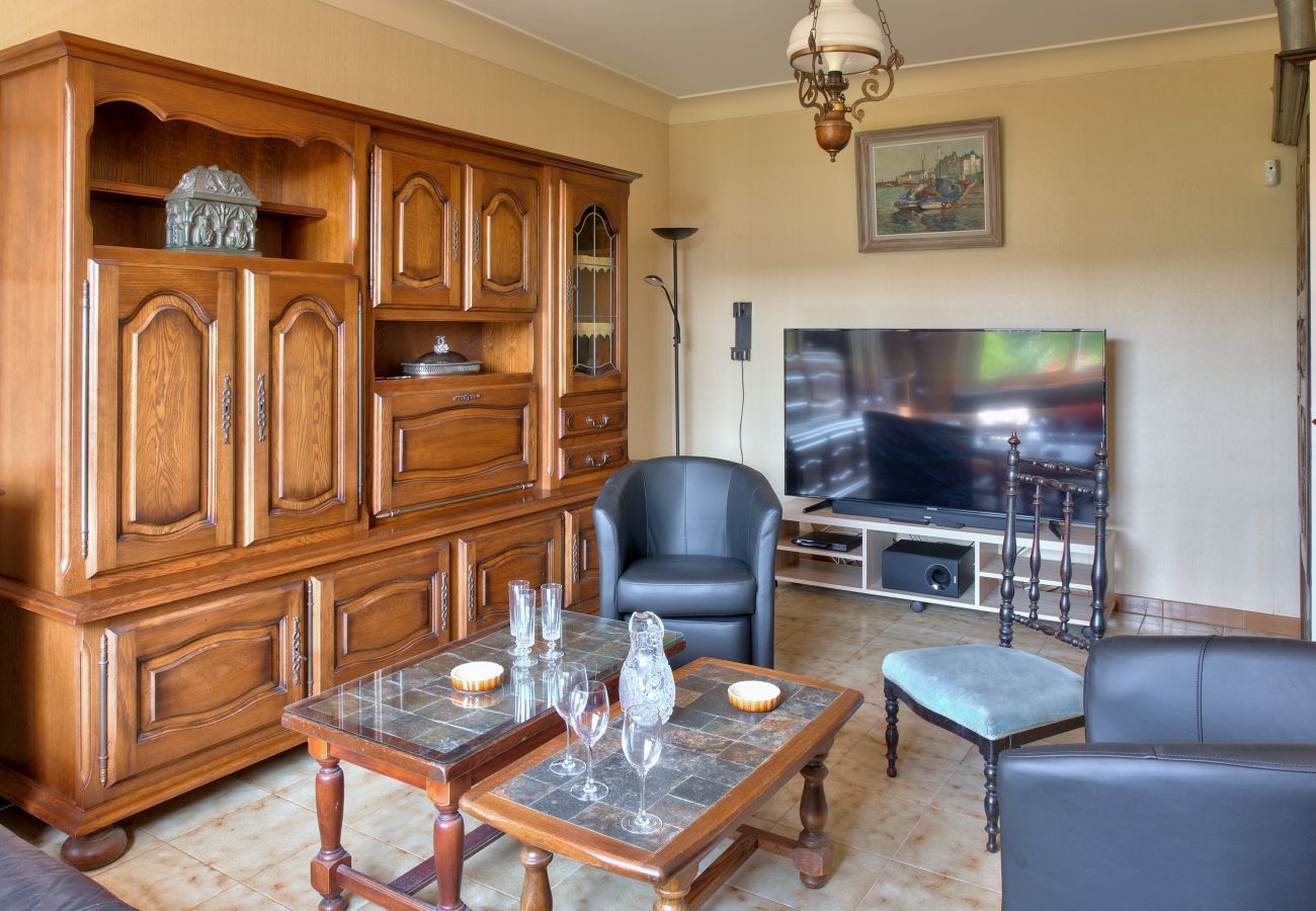 House in Plomeur - House with swimming pool for 5 persons