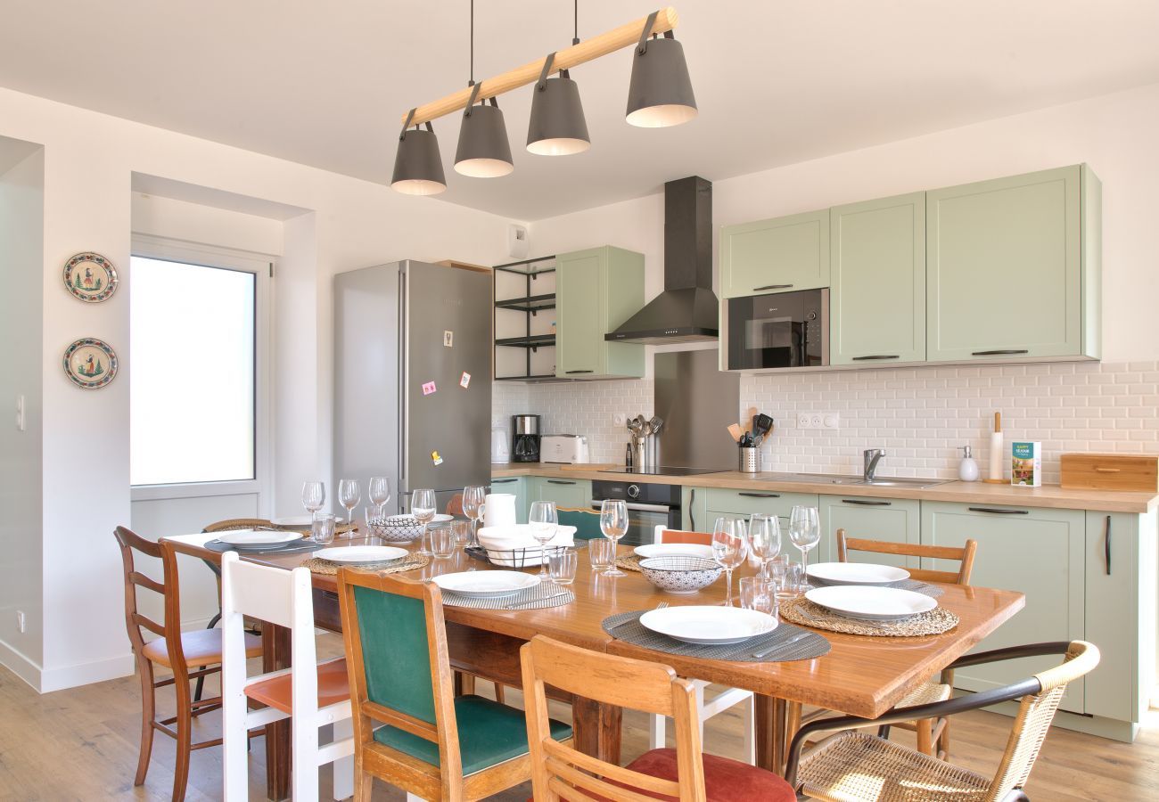 House in Plovan - Large house and park for 10 with your family