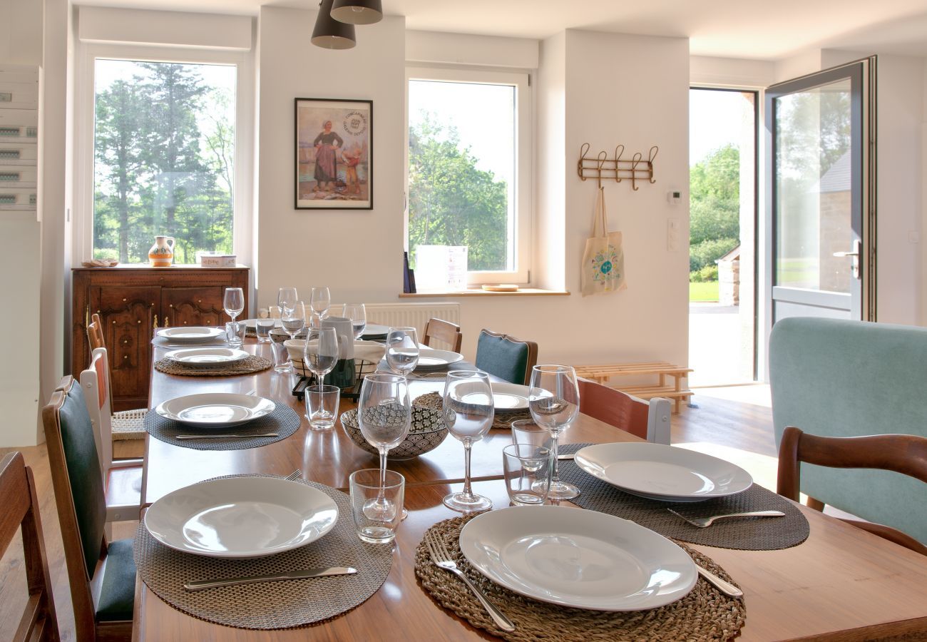 House in Plovan - Large house and park for 10 with your family
