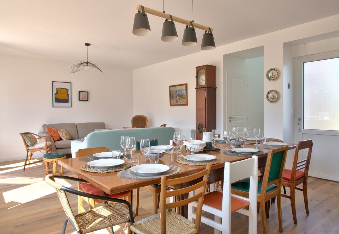 House in Plovan - Large house and park for 10 with your family