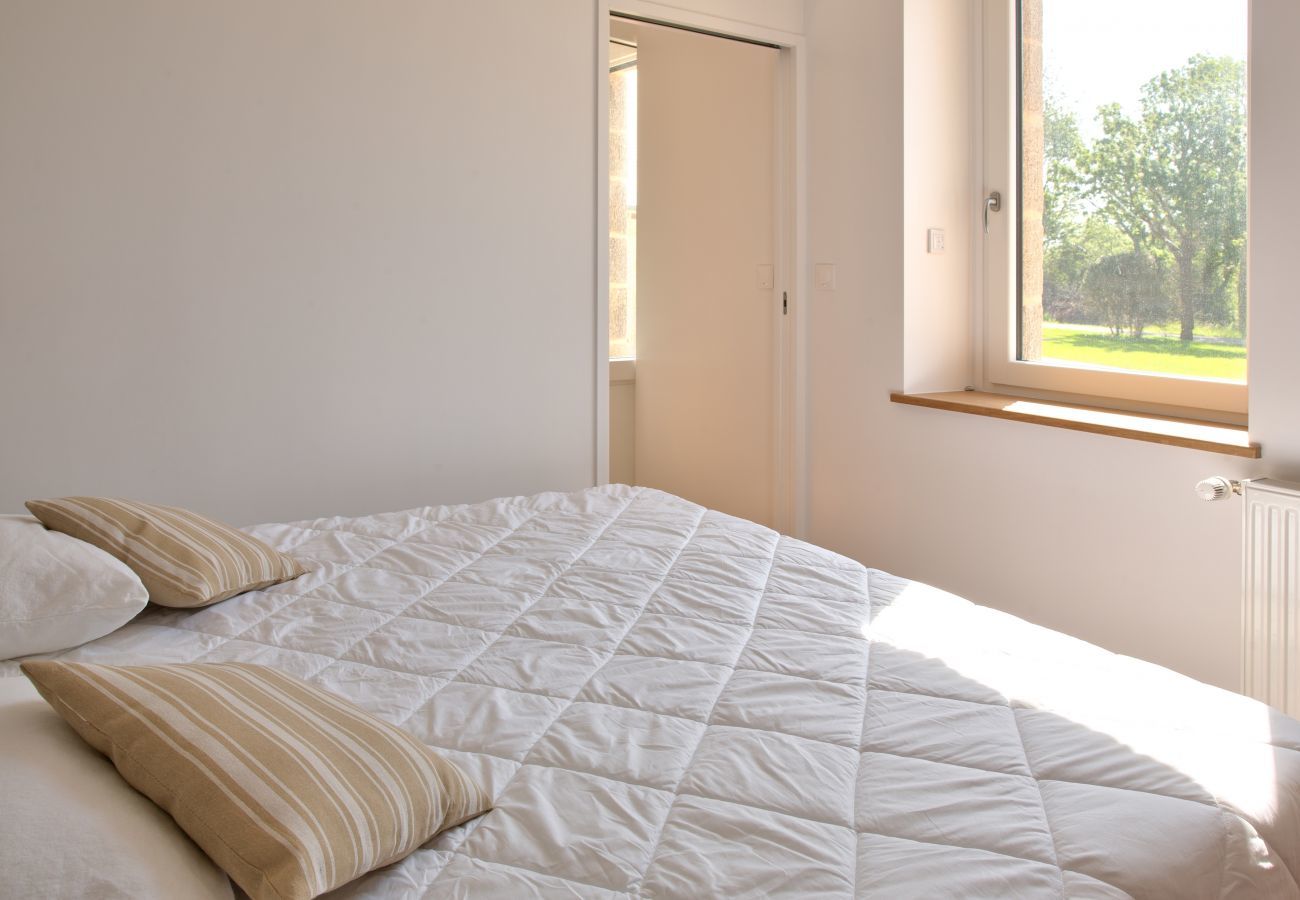 House in Plovan - Large house and park for 10 with your family