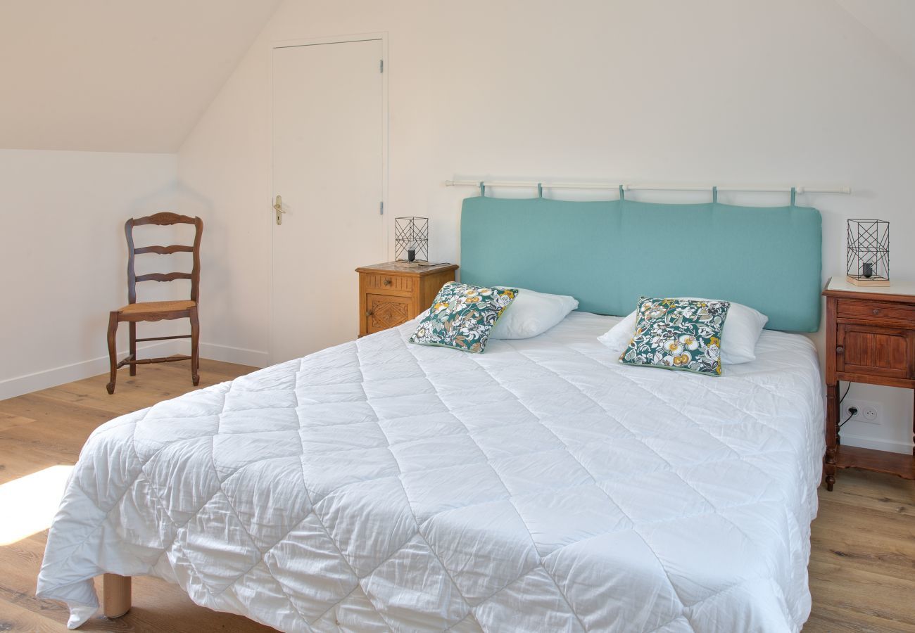 House in Plovan - Large house and park for 10 with your family