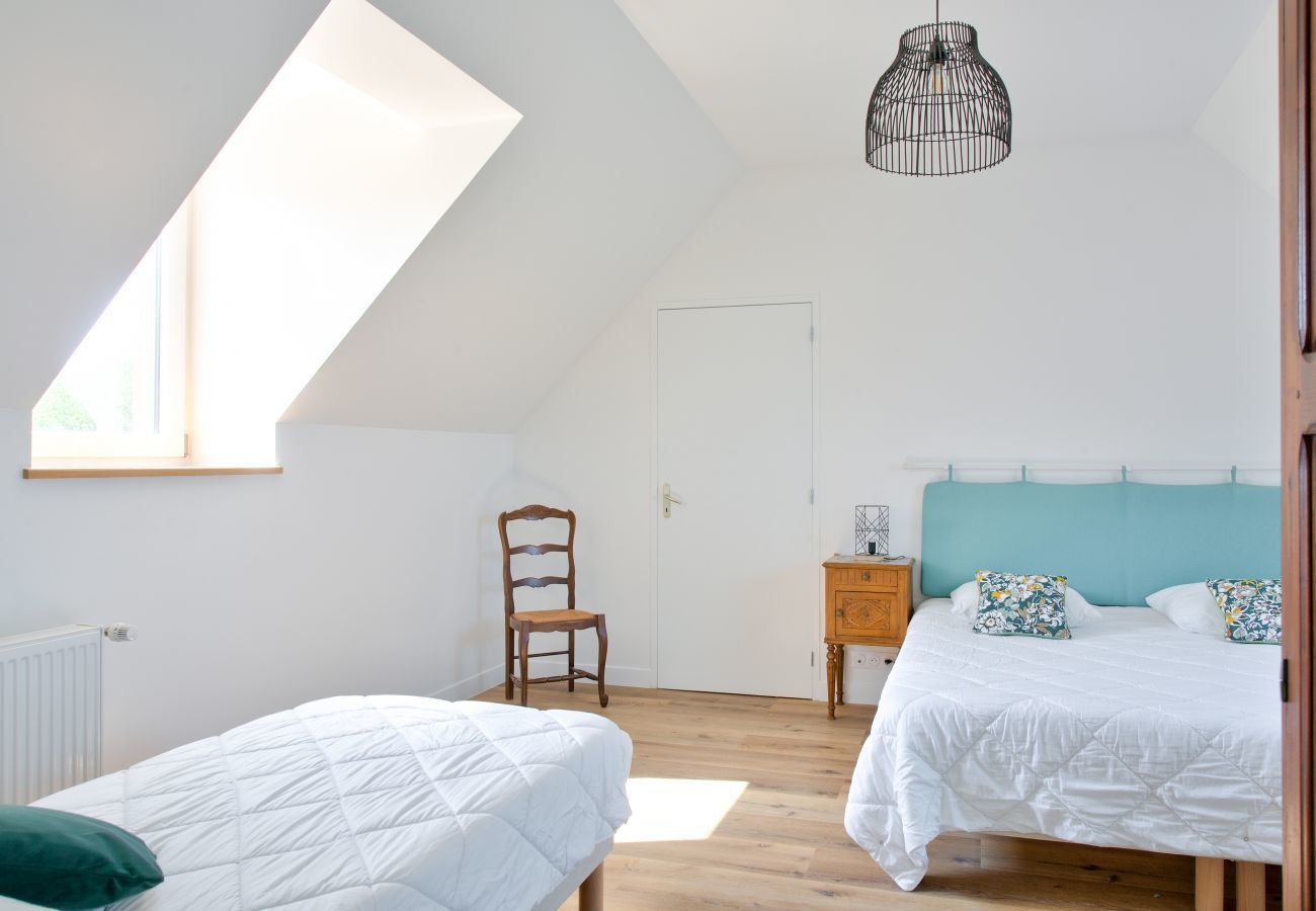 House in Plovan - Large house and park for 10 with your family