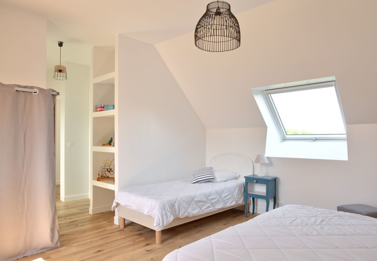 House in Plovan - Large house and park for 10 with your family