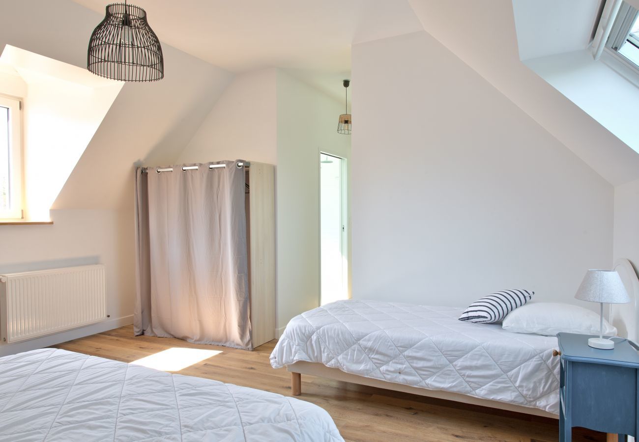 House in Plovan - Large house and park for 10 with your family