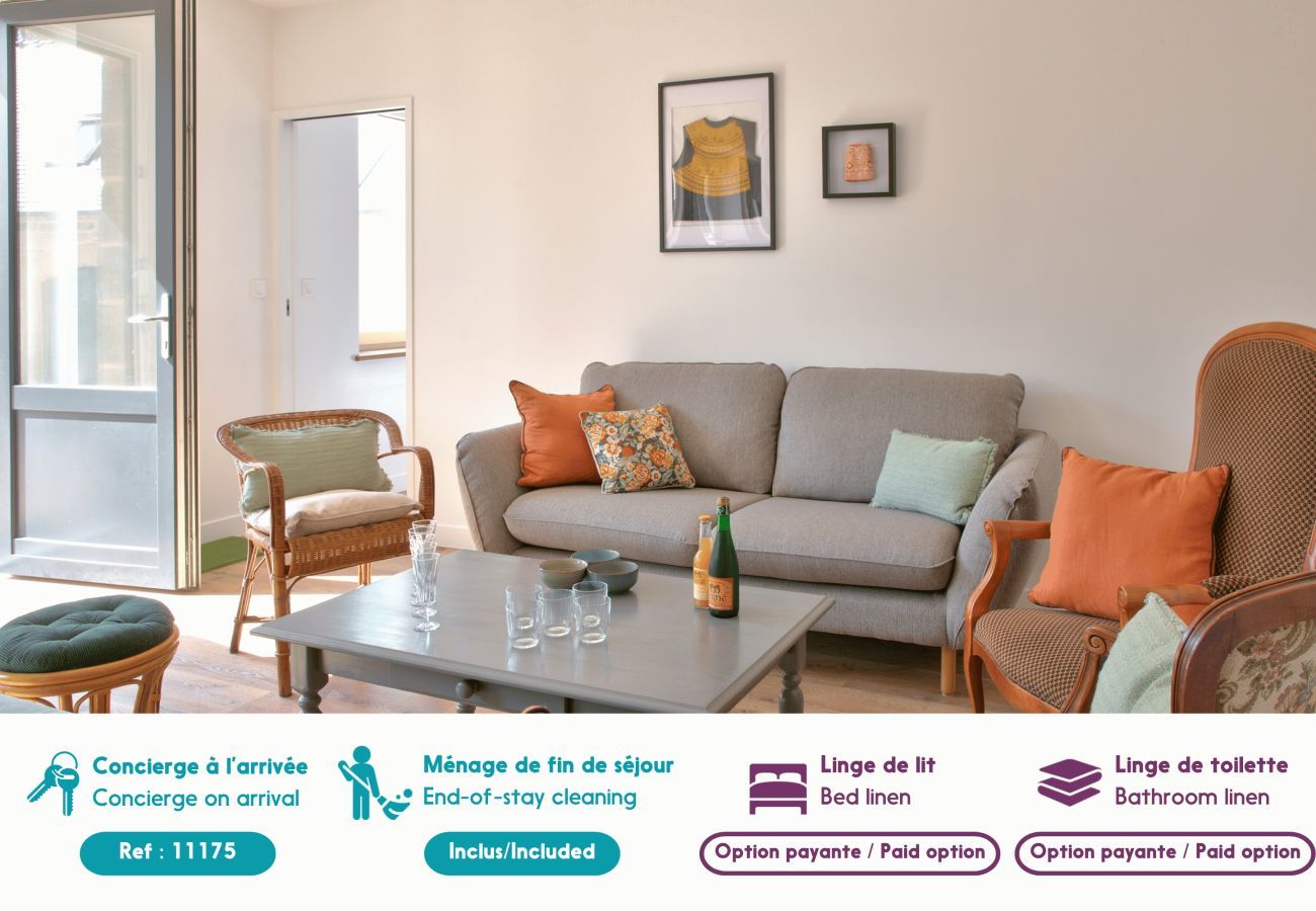 House in Plovan - Large house and park for 10 with your family