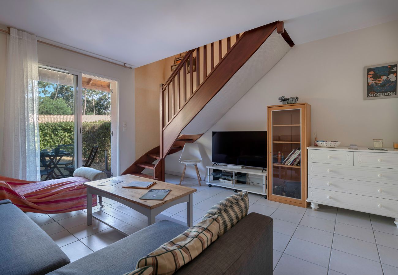Terraced House in Saint-Brevin-les-Pins - Housse for 4,  500m at  the beach 