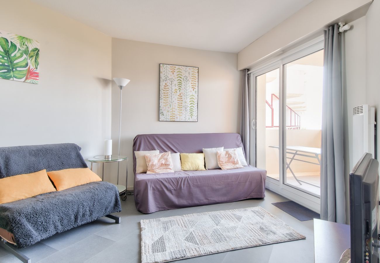 Apartment in Saint-Gilles-Croix-de-Vie - Flat for 4 with sea view and balcony