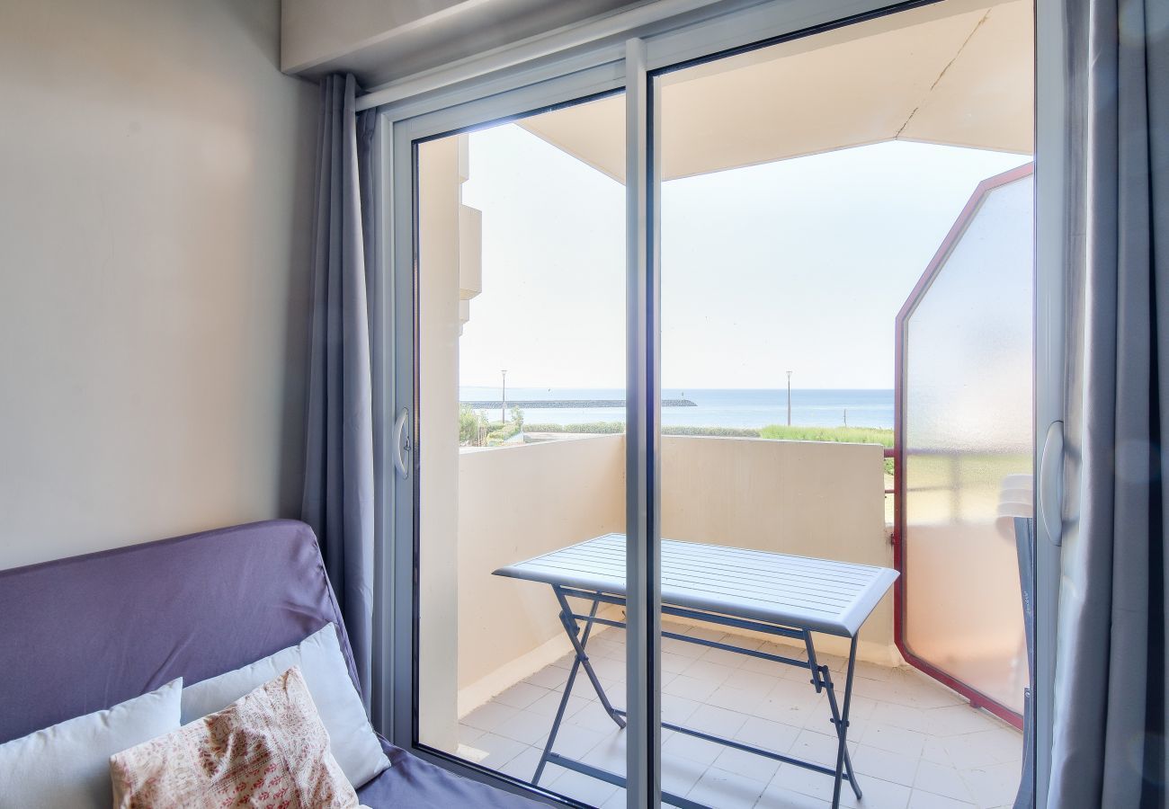 Apartment in Saint-Gilles-Croix-de-Vie - Flat for 4 with sea view and balcony