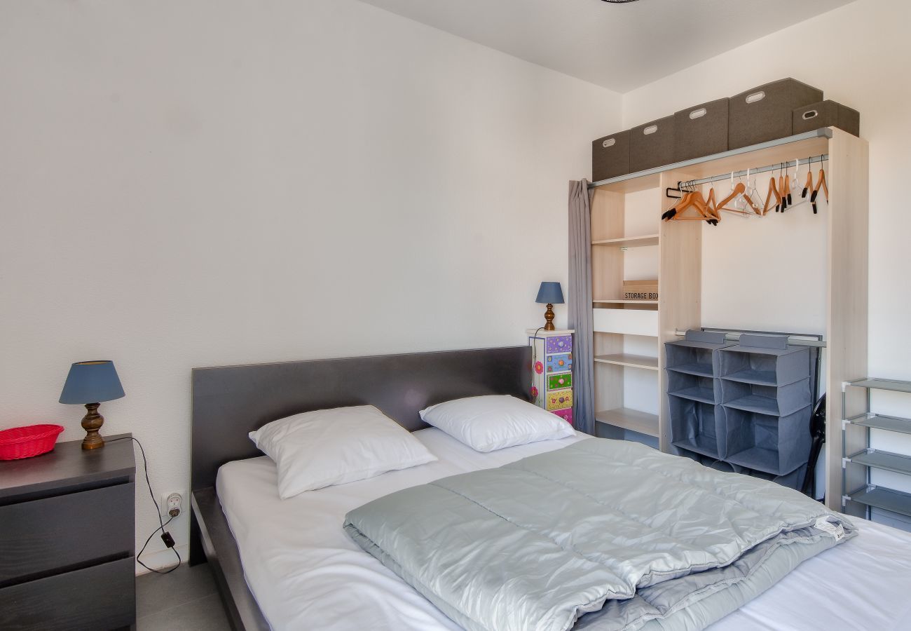 Apartment in Saint-Gilles-Croix-de-Vie - Flat for 4 with sea view and balcony