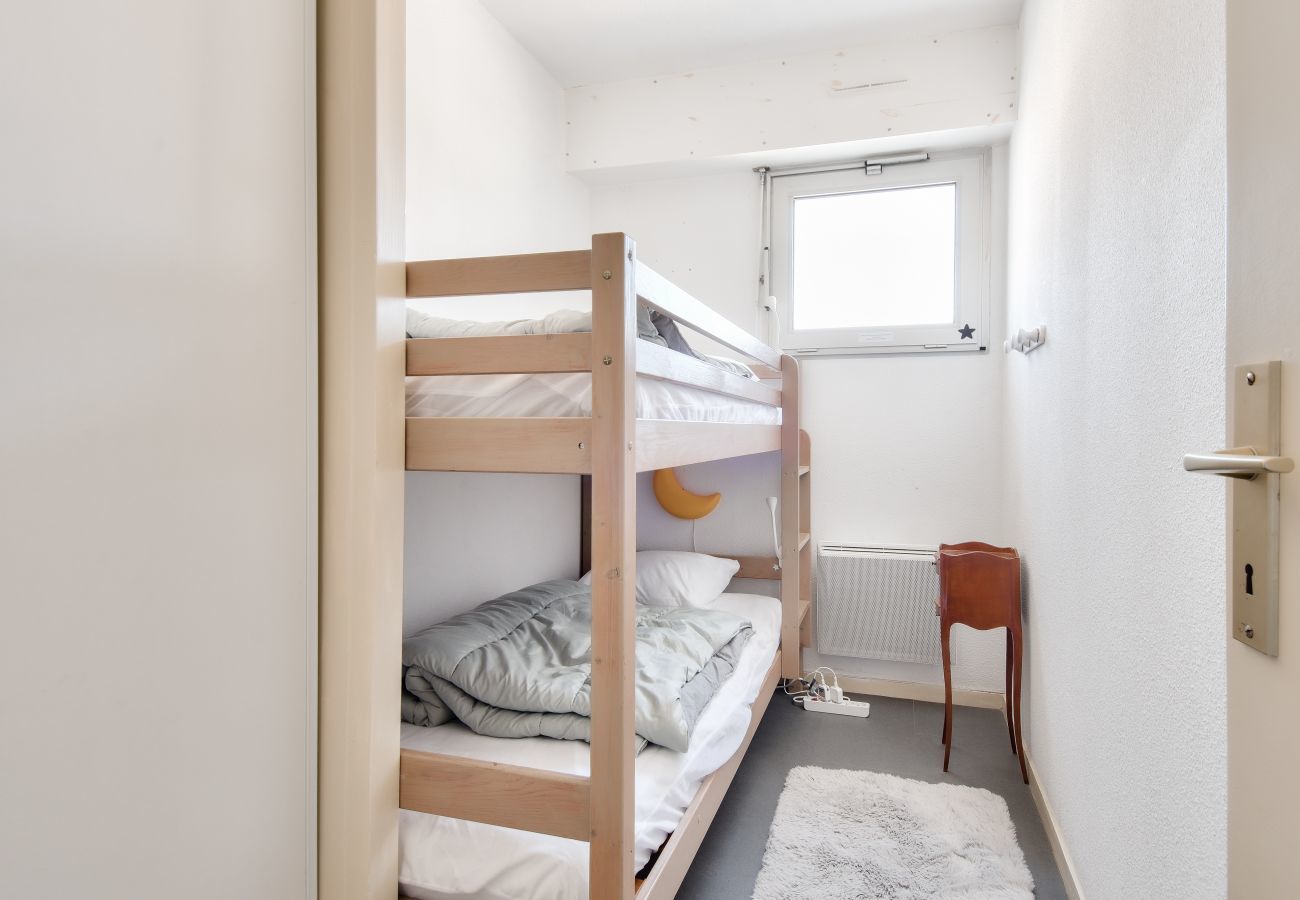 Apartment in Saint-Gilles-Croix-de-Vie - Flat for 4 with sea view and balcony