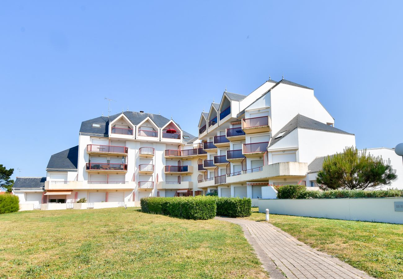 Apartment in Saint-Gilles-Croix-de-Vie - Flat for 4 with sea view and balcony