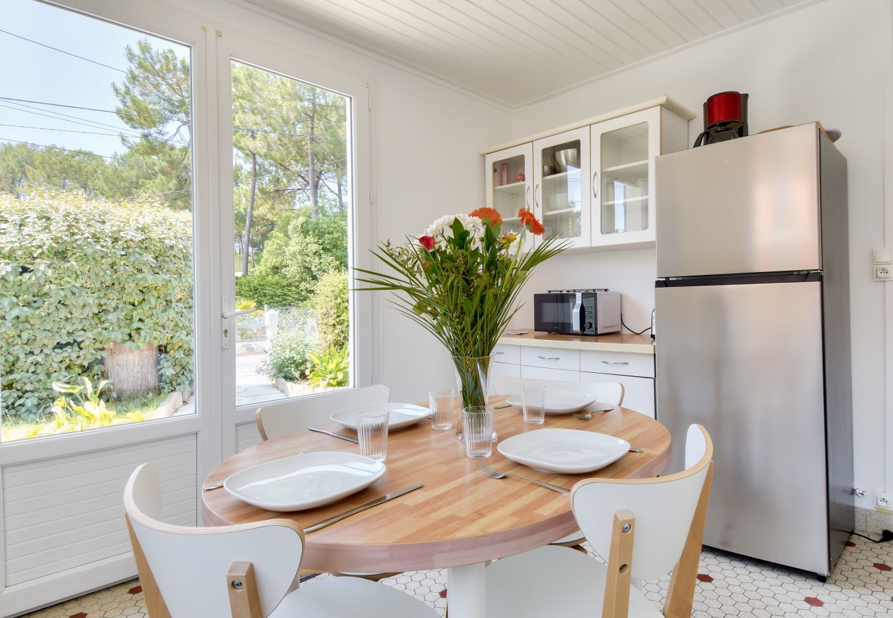 House in La Barre-de-Monts - House for 5 between beach and forest