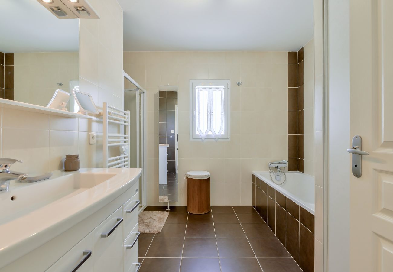 House in Le Fenouiller - Le Fenouiller, Spacious house for 6, swimming pool