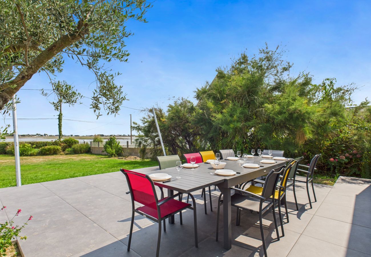 House in Le Tour-du-Parc - Stunning Sea View – 10 Adults, 4 Children