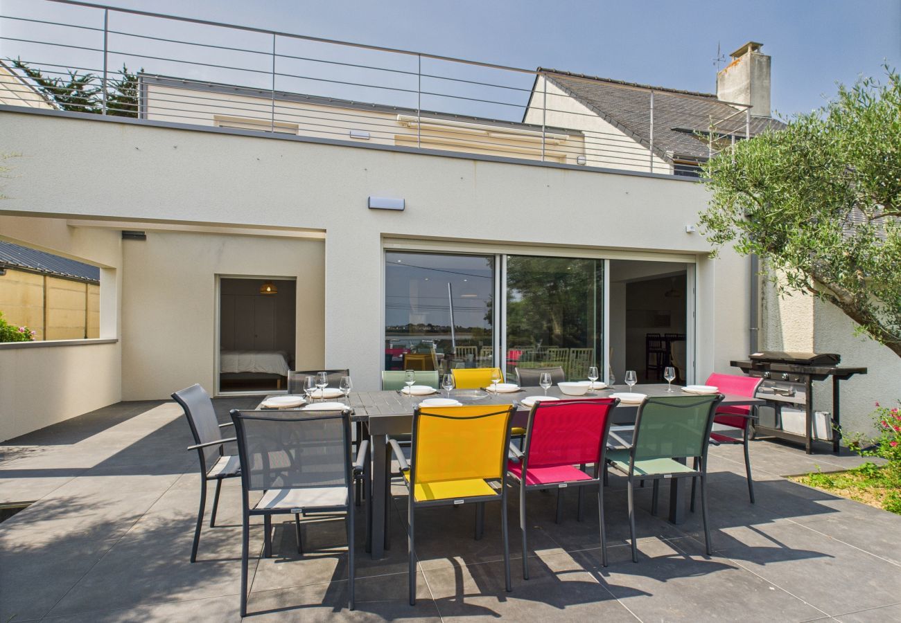 House in Le Tour-du-Parc - Stunning Sea View – 10 Adults, 4 Children