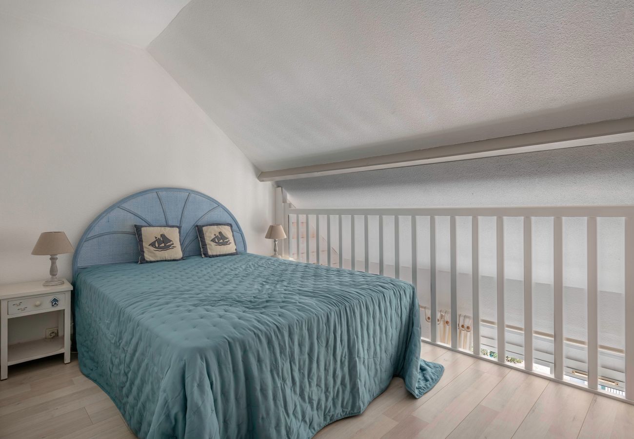 Apartment in Batz-sur-Mer - Apartment in residence with swimming pool