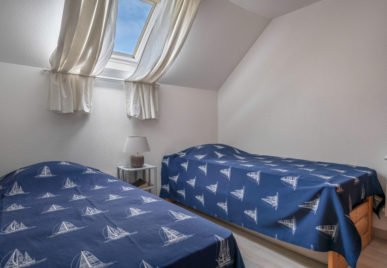 Apartment in Batz-sur-Mer - Apartment in residence with swimming pool