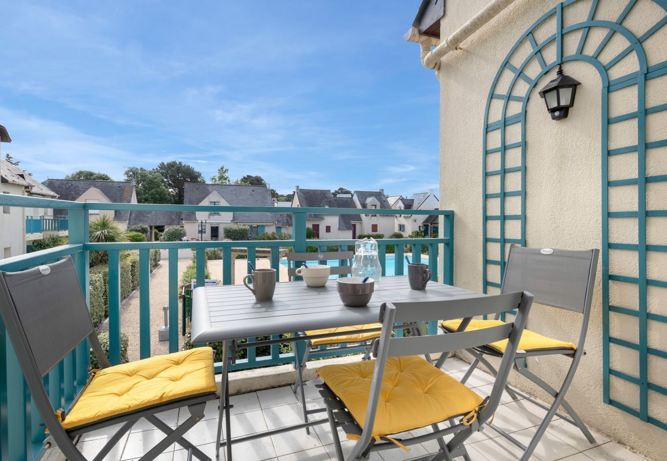 Apartment in Batz-sur-Mer - Apartment in residence with swimming pool