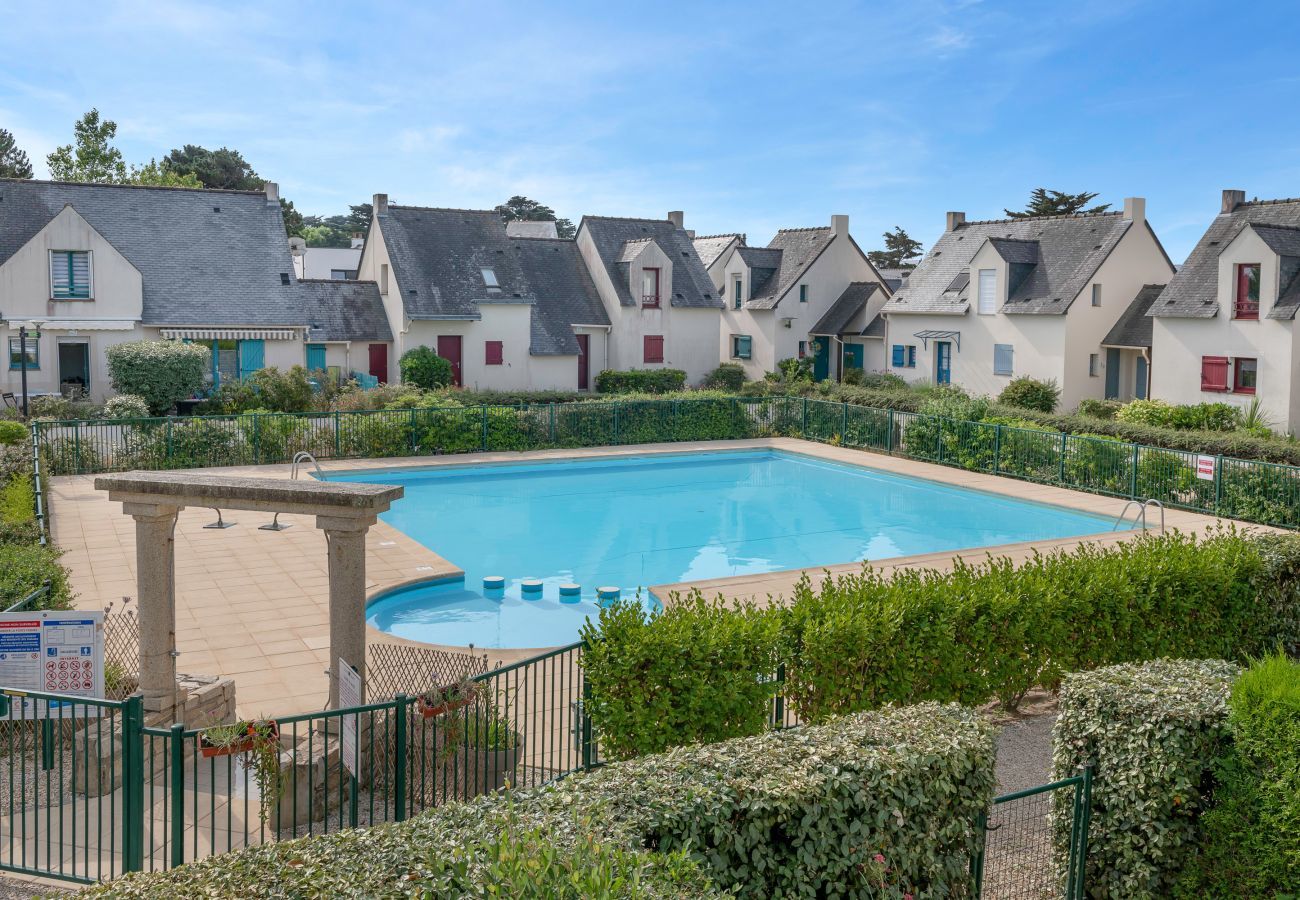 Apartment in Batz-sur-Mer - Apartment in residence with swimming pool