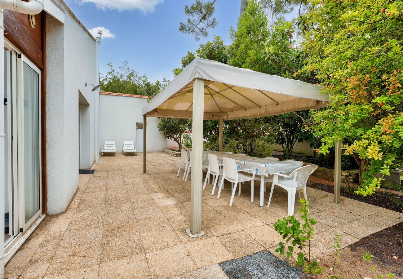 House in La Faute-sur-Mer - 600m from the beach, house for 8 with a pool