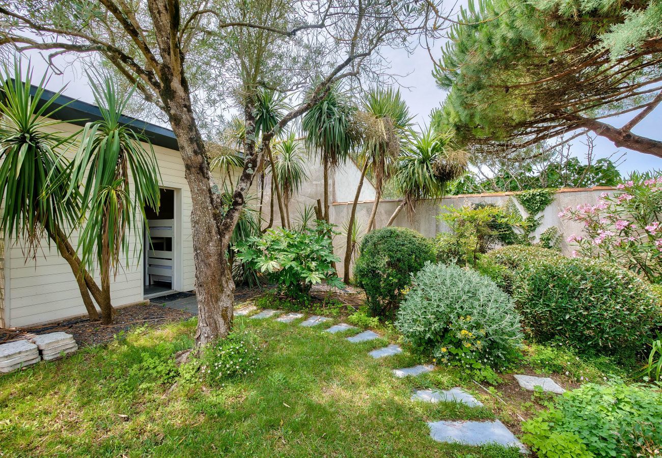 House in La Flotte - La Flotte - 10 People - 800m town centre